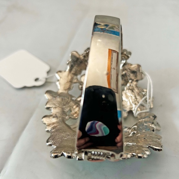 BRACELET, FLOWERS & BUTTERFLY, MULTI-COLOUR ENAMEL, SILVER TONE METAL, - Picture 3 of 3